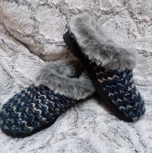 Dearfoams memory foam slippers